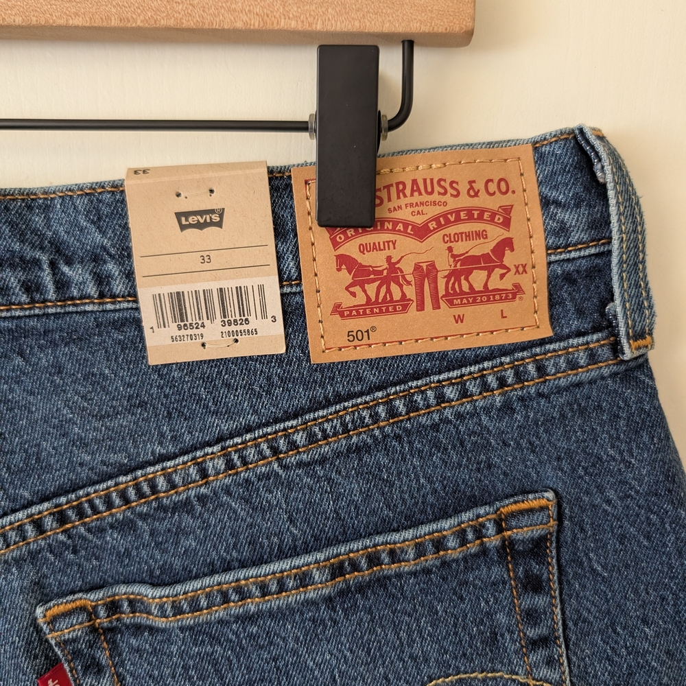 Levi's 501 Womens 33 Jean Shorts Denim Cut Offs NWT Casual Classic Summer - Picture 5 of 6